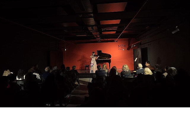 mem genc sahnede yilin ilk konseri