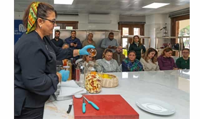 meslek fabrikasinda sirke yapiminin inceliklerini ogrendiler