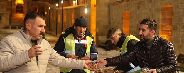 mirac gecesinde kandil simidi ve serbet dagitildi