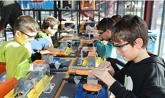 nilufer belediyesinden cocuklara yariyil hediyesi