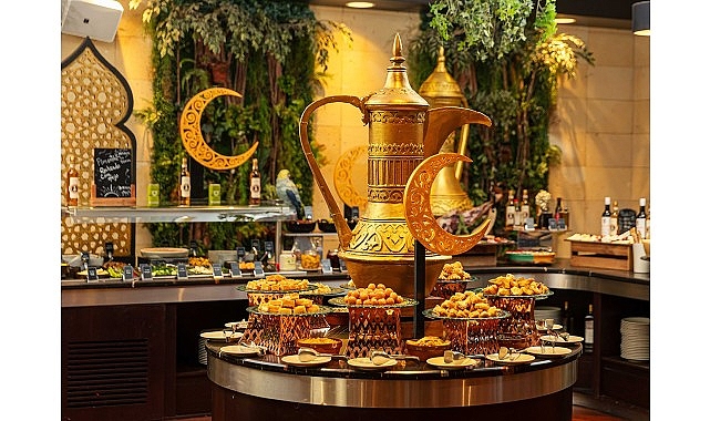 ramazanda suudi arabistan geceleri canlanan sehirler paylasilan sofralar