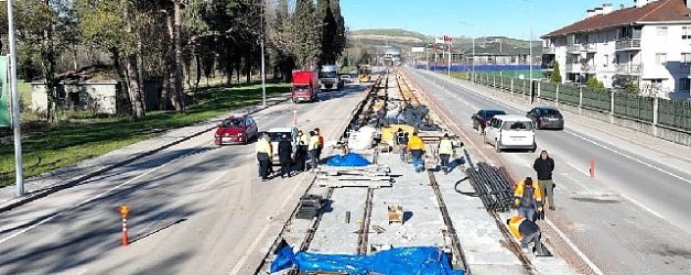 raylar tam yol kartepeye dogru doseniyor