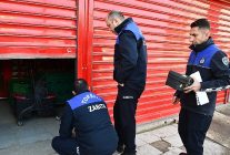 torbali zabitasindan halk sagligini tehdit eden marketlere muhur